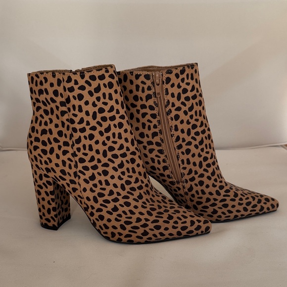 BAMBOO Shoes - Bamboo Leopard Print Ankle Boots Size 7